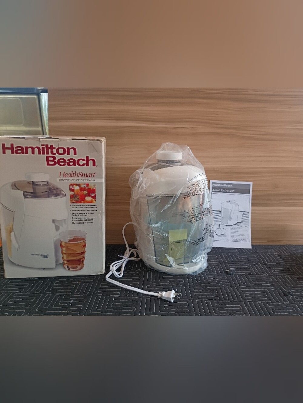 Hamilton Beach HealthSmart Juicer Extractor Model 67800 - Powerful 350 Watts